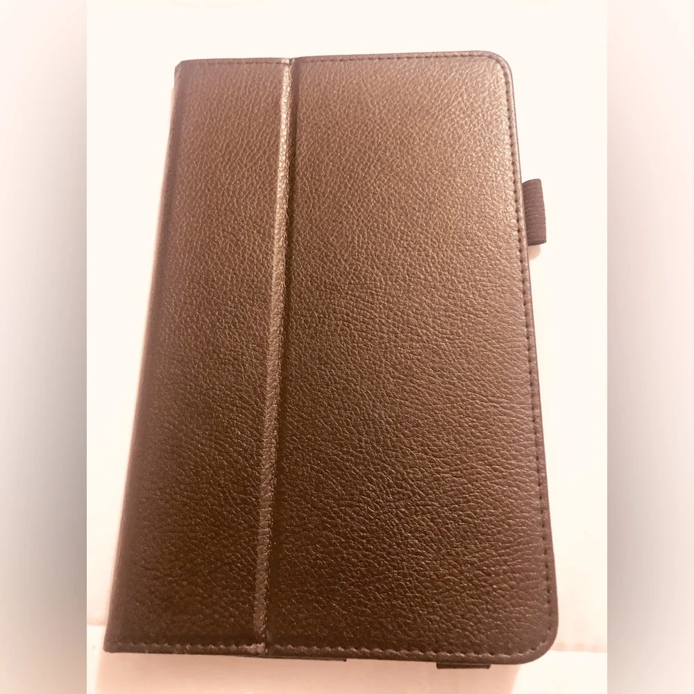 Black Samsung tablet cover.